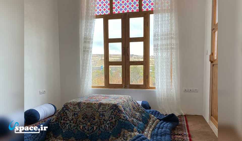 نمای داخلی اتاق های اقامتگاه بوم گردی رزجرد - قزوین - روستای رزجرد